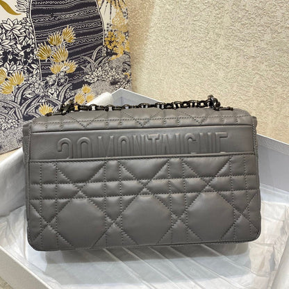 DI Medium Caro Bag Gray Padded Macrocannage, Dark Grey, For Women Women’s Handbags, Crossbody Bags, 25cm CD M9242BNGK_M41G