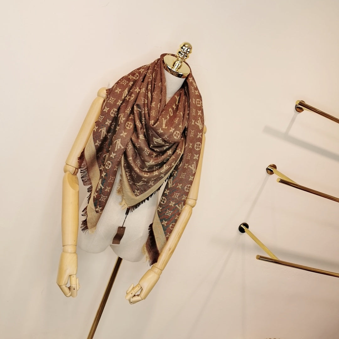 EN – Luxury LUV Scarf 020