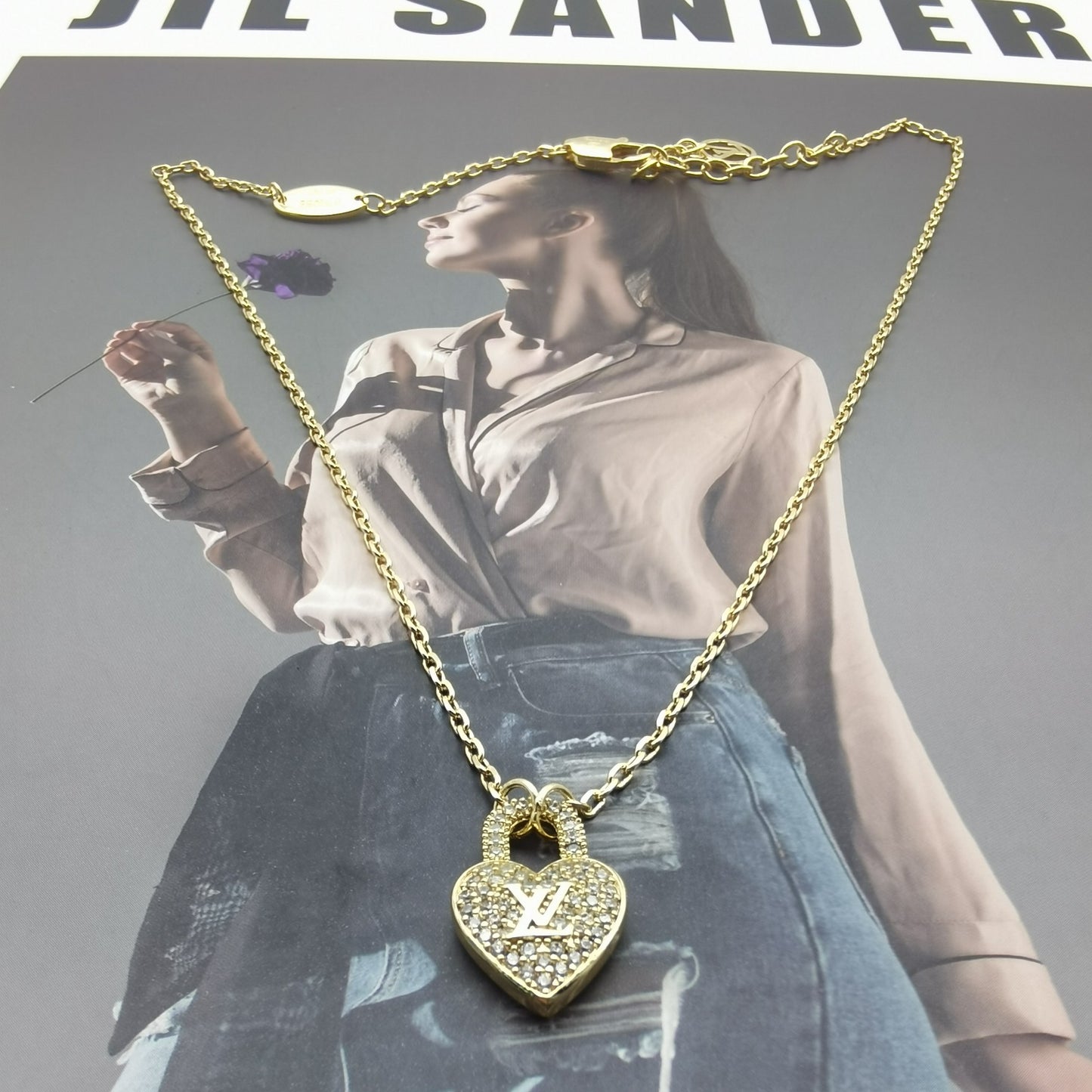 EN – Lux LV Necklaces 060