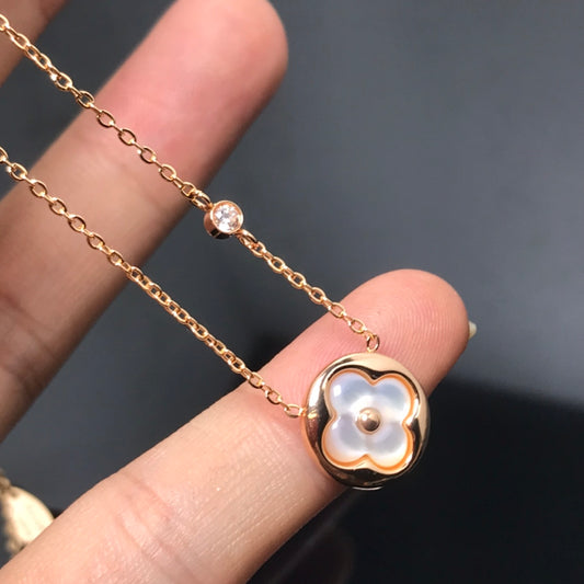EN – Lux LV Necklaces 034