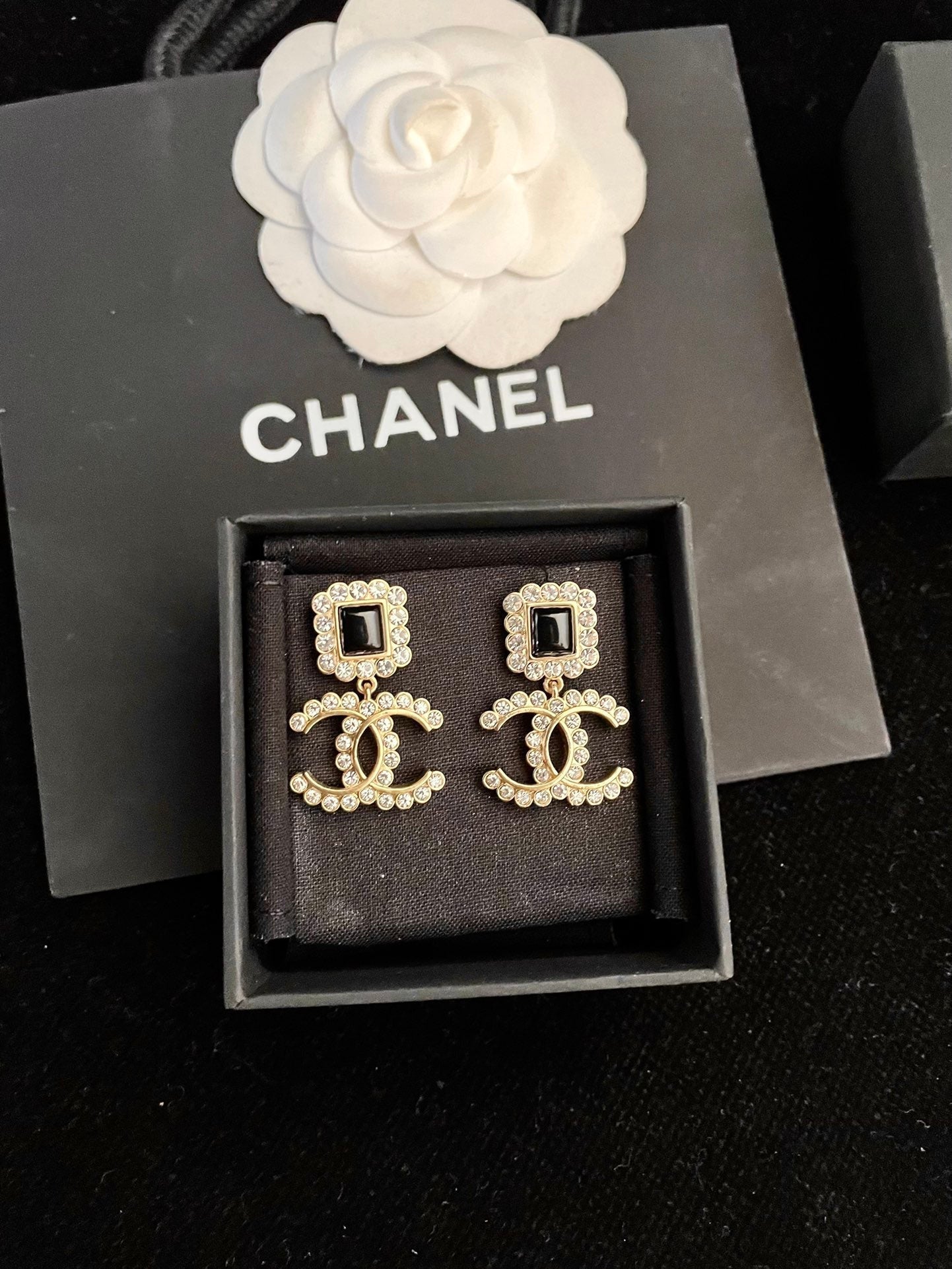 EN – Lux Earring CHL 011
