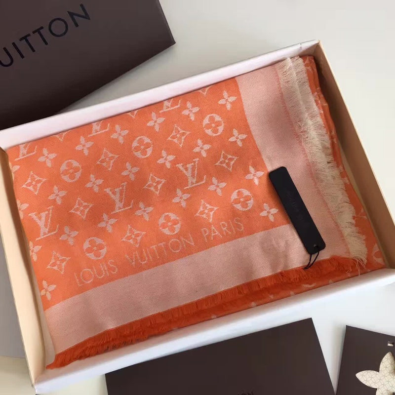 EN – Luxury LUV Scarf 025