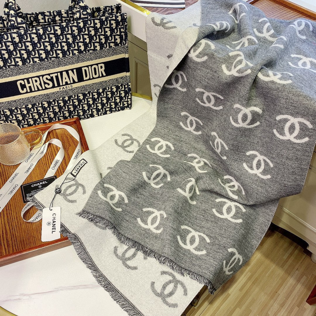 EN – Luxury CHL Scarf 012