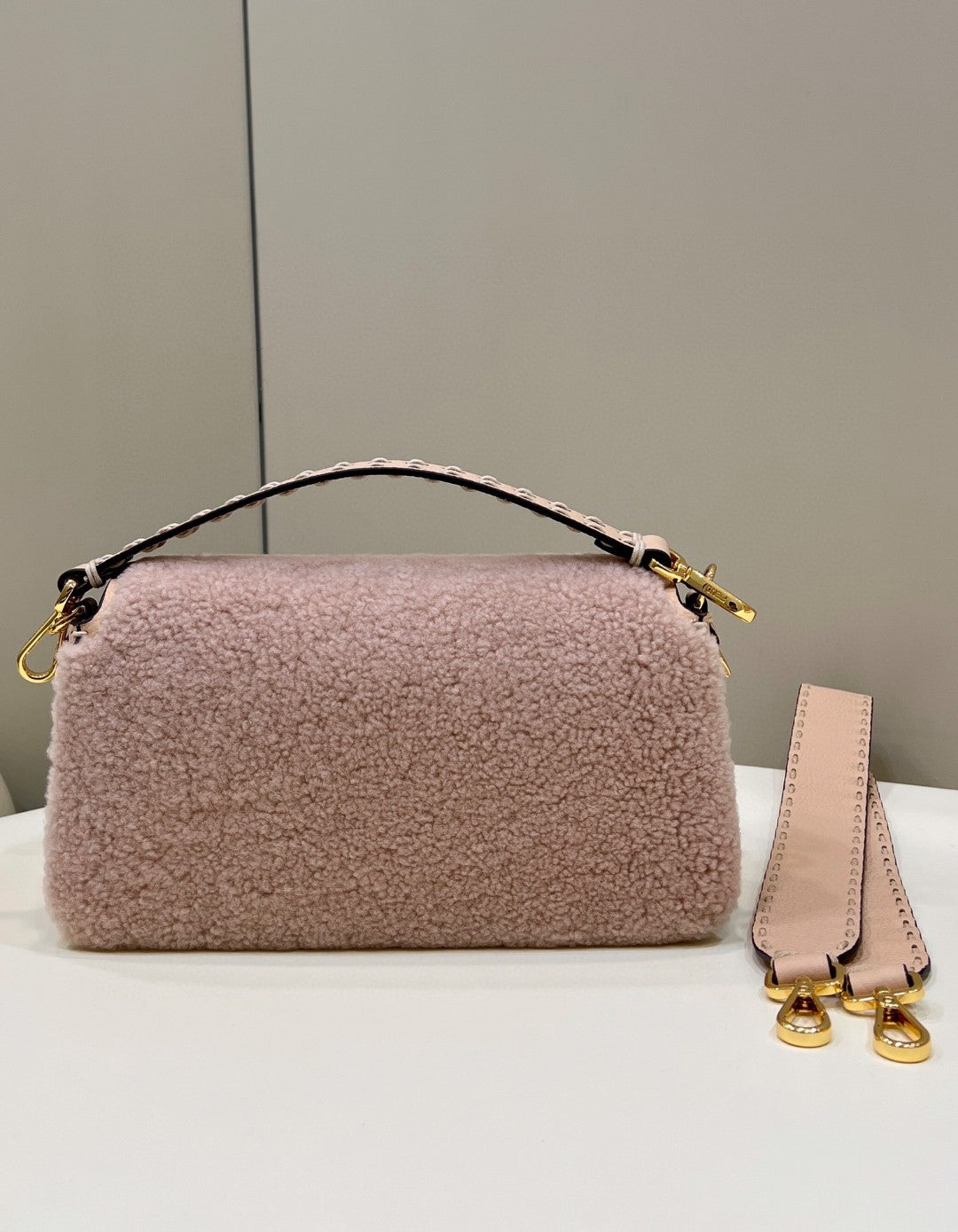 FI Baguette Pink Sheepskin Bag For Woman 27cm/10.5in 8BR600AH96F1F7N