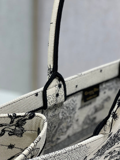 DI Large Book Tote Zodiac Embroidery, Black/Beige, For Women Women’s Handbags, 41cm CD