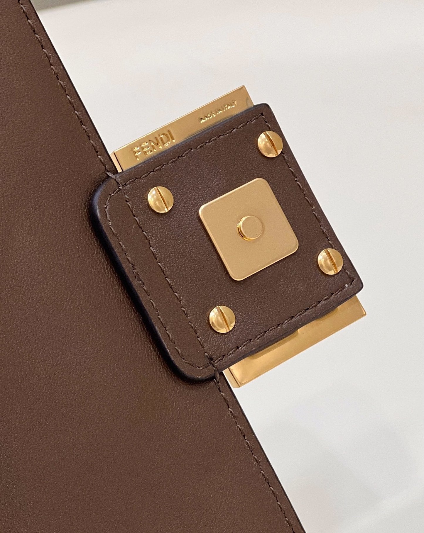 FI Baguette Brown For Women, Handbags, Shoulder And Crossbody Bags 7.5in/19cm FF 8BS017