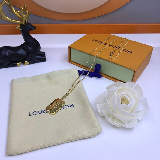 EN – Lux Necklace LUV014