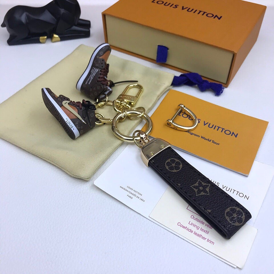 EN – Lux Keychains LUV 009