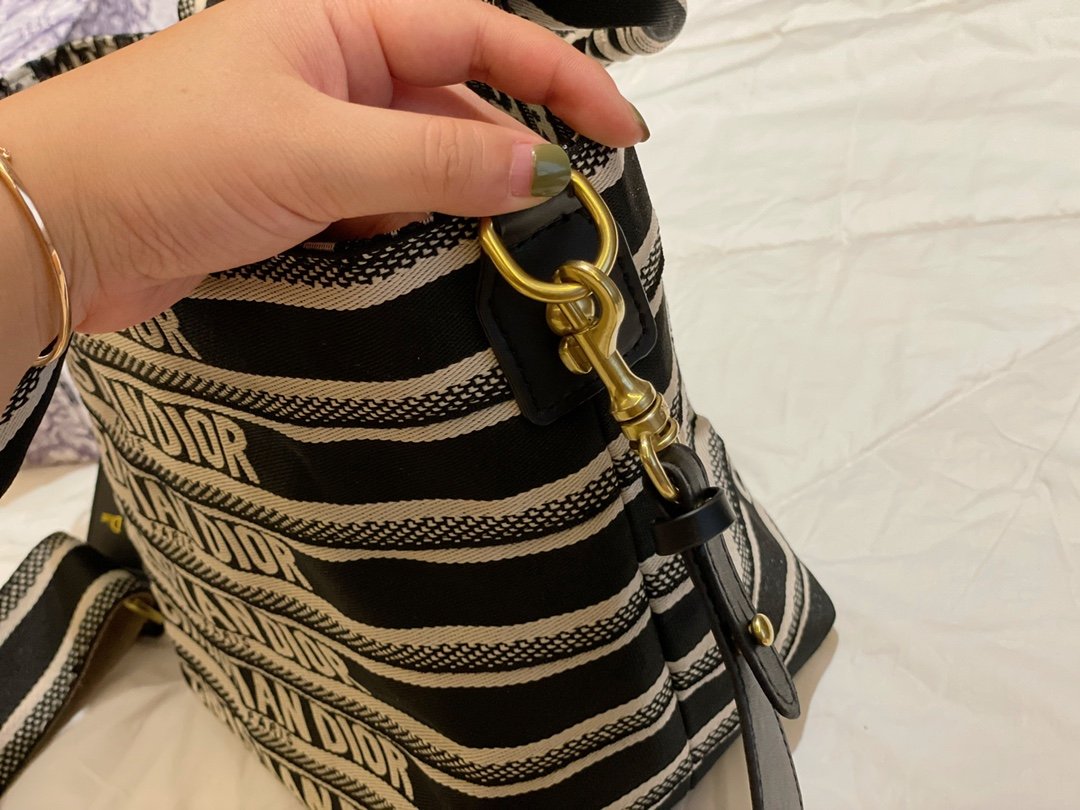 DIOR HAT BASKET BAG