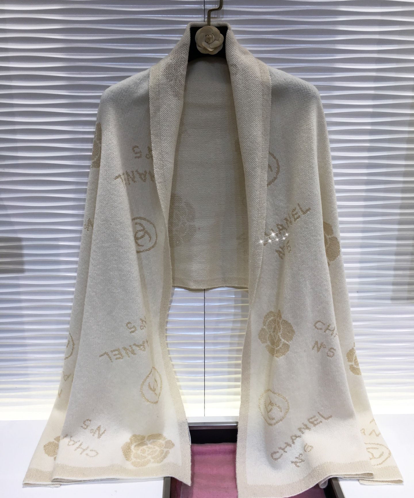EN – Luxury CHL Scarf 002