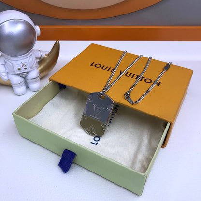 EN – Lux Necklace LUV010