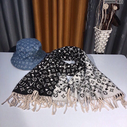 EN – Luxury LUV Scarf 031