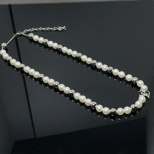 EN – Lux LV Necklaces 006