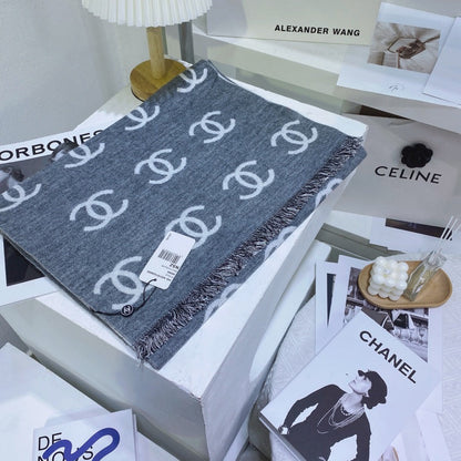 EN – Luxury CHL Scarf 010