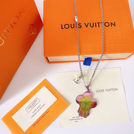 EN – Lux LV Necklaces 072