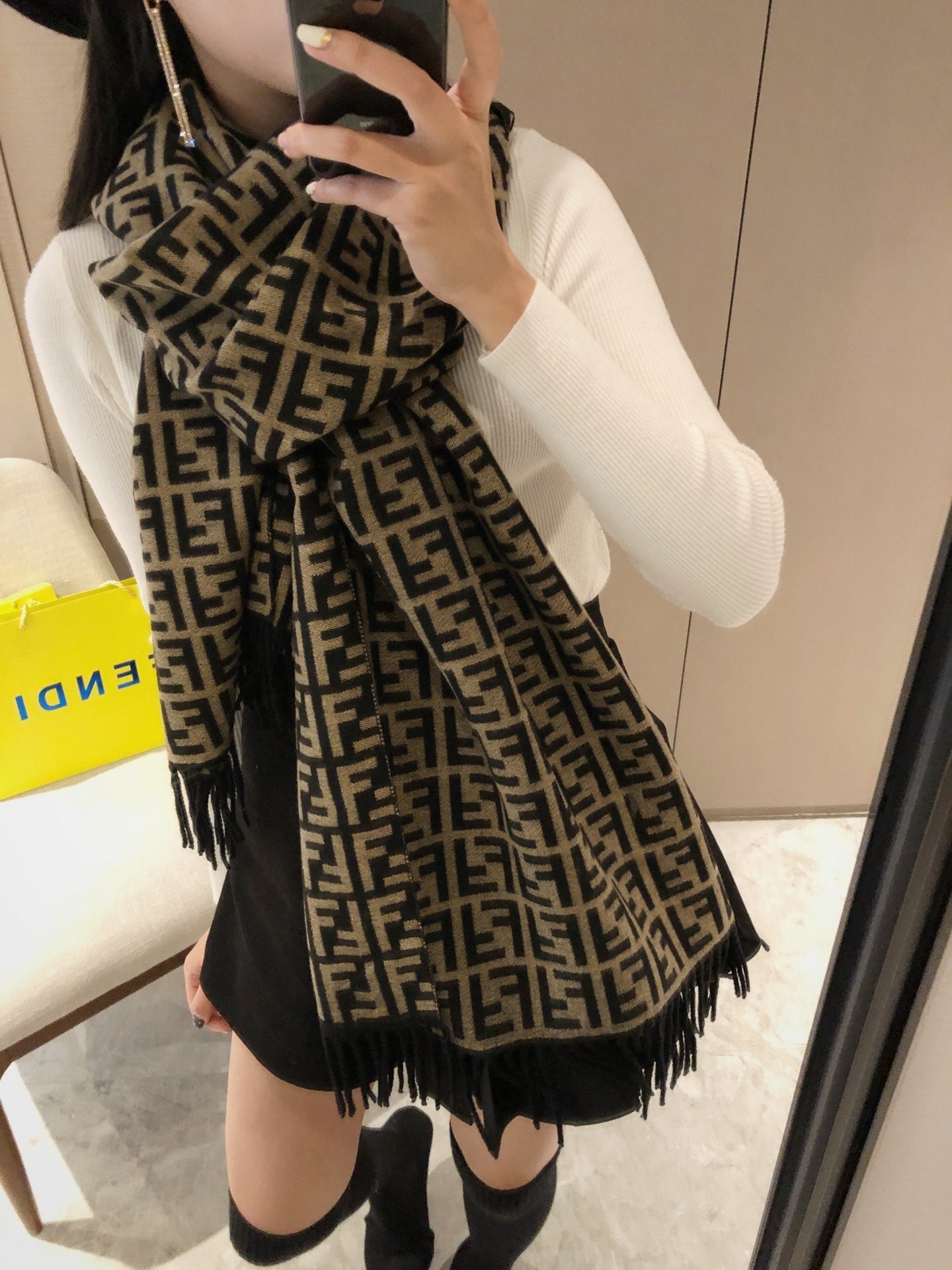 EN – Luxury FEI Scarf 016