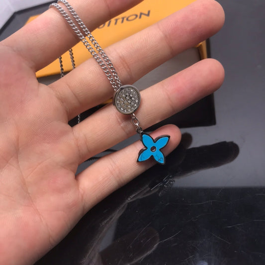 EN – Lux LV Necklaces 081