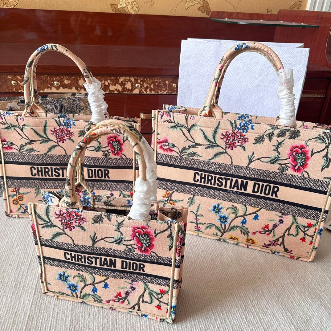 DIOR MEDIUM DIOR BOOK TOTE NATURAL MULTICOLOR RAFFIA EMBROIDERED WITH DIOR PETITES FLEURS 35CM M1296ZEBB M925