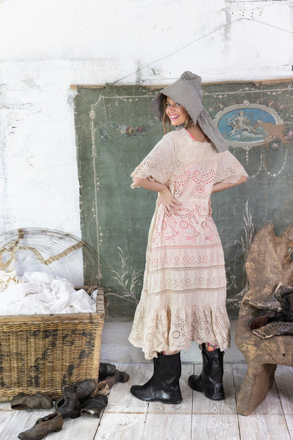 Eyelet Heeren Dress