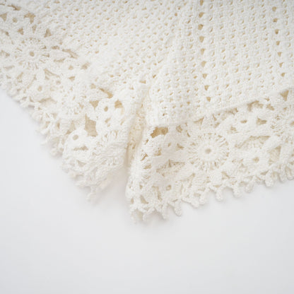 Gisèle White Floral Appliqué Crochet Knit  Two-Piece Top and Shorts Set