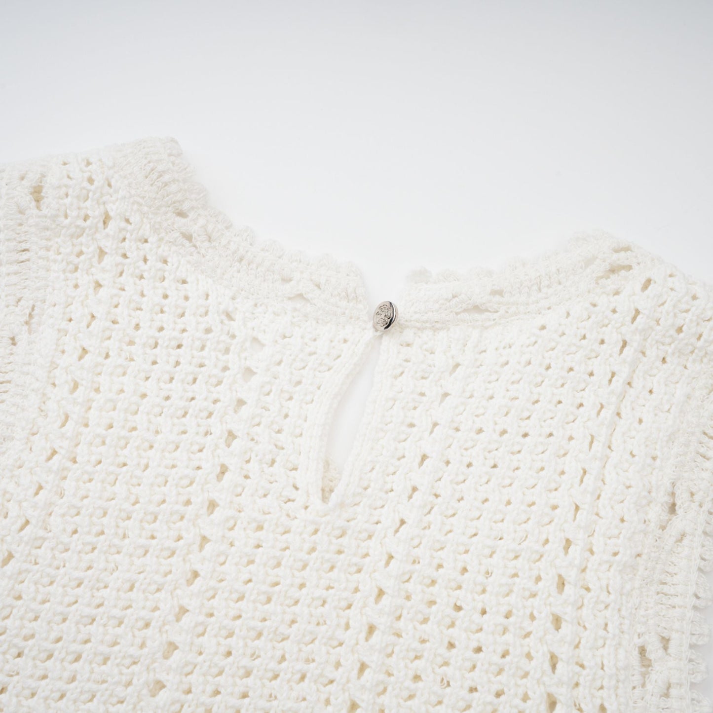 Gisèle White Floral Appliqué Crochet Knit  Two-Piece Top and Shorts Set