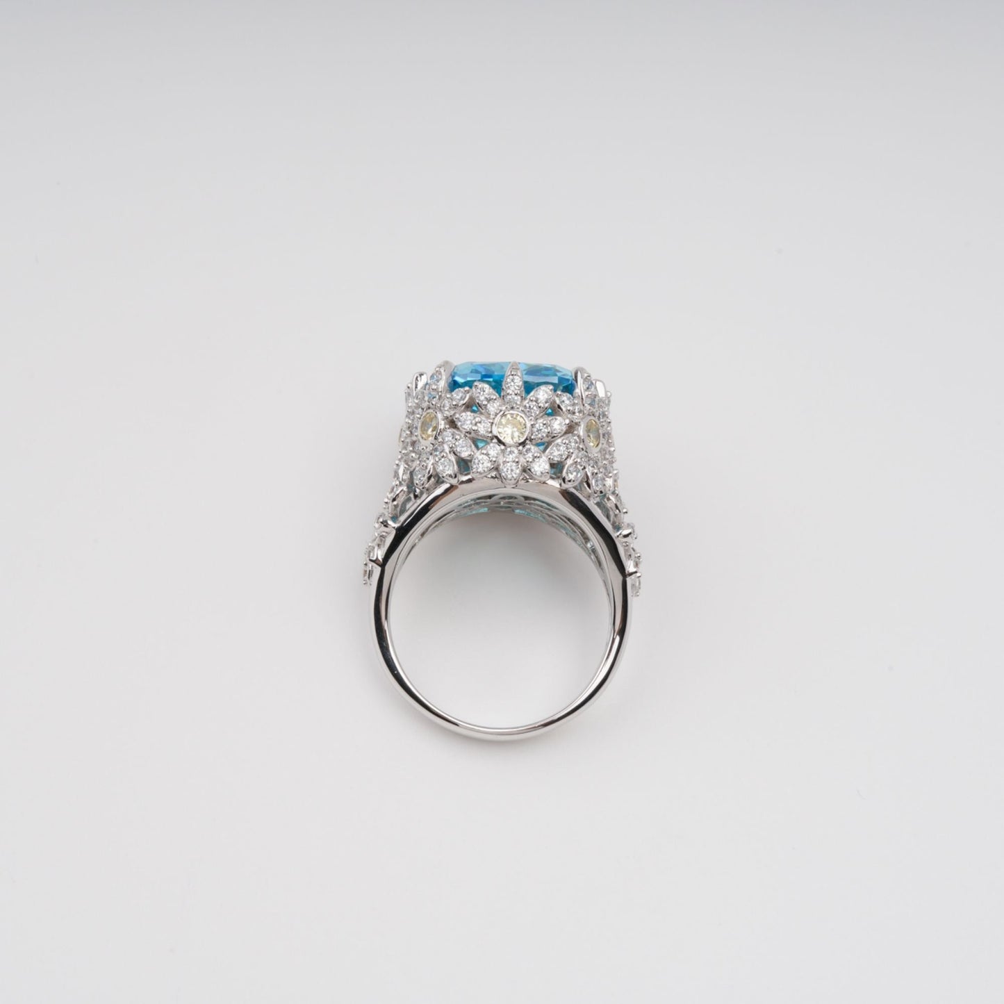 Éternité Blue Floral Motif Gemstone Sterling Silver Ring