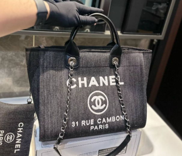 EL2110 Black Chanel Deauville Tote 33cm