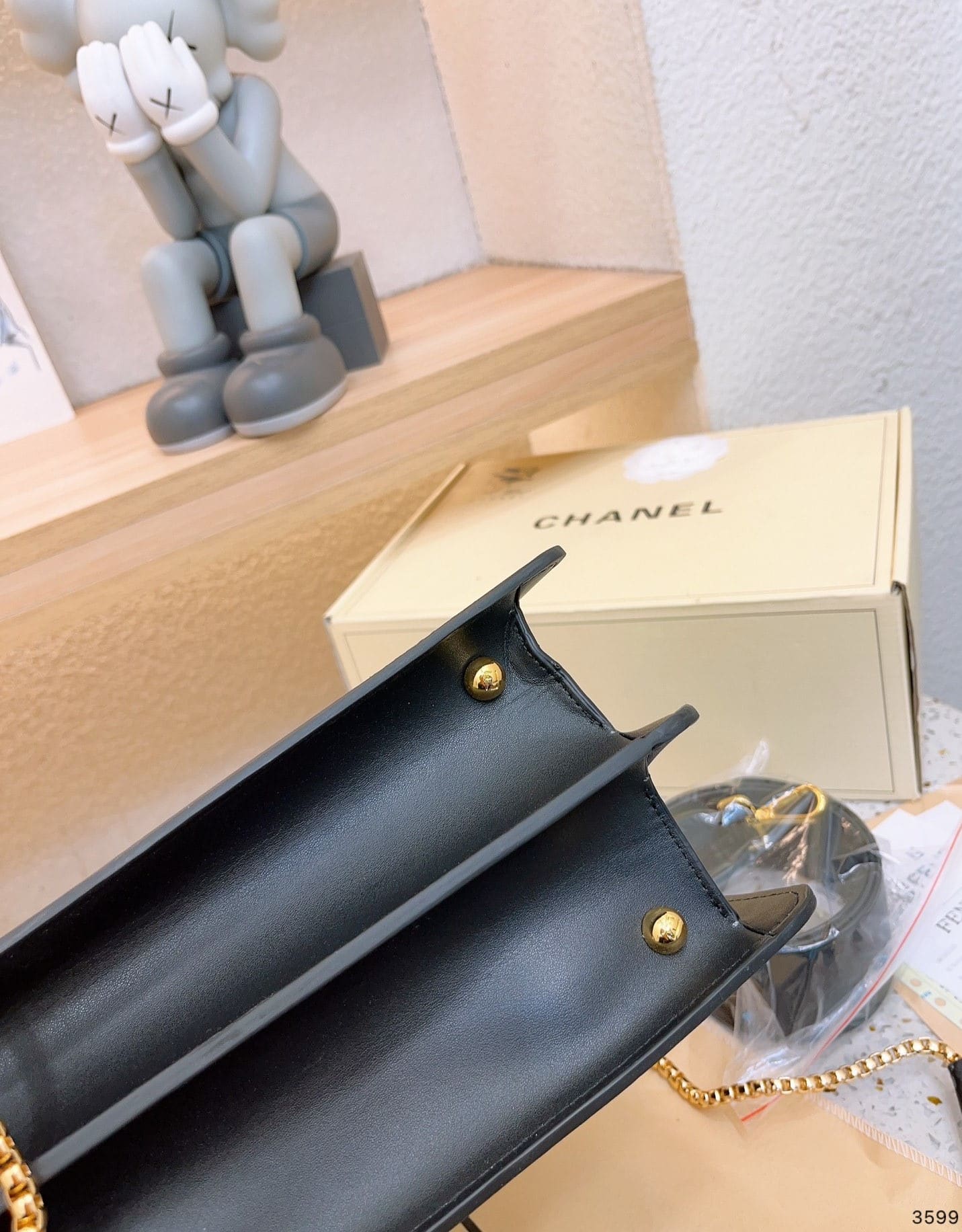 FENDI PEEKABOO ISEEU PETITE BLACK 32CM