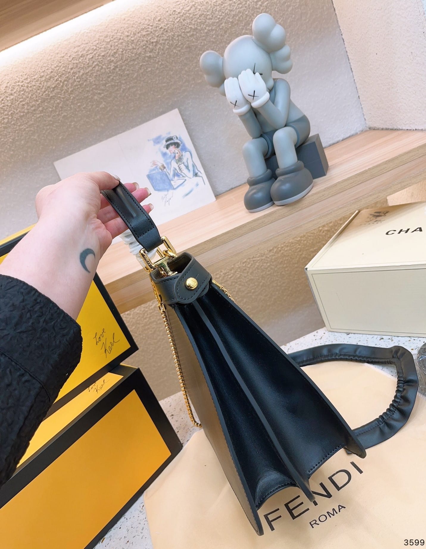 FENDI PEEKABOO ISEEU PETITE BLACK 32CM
