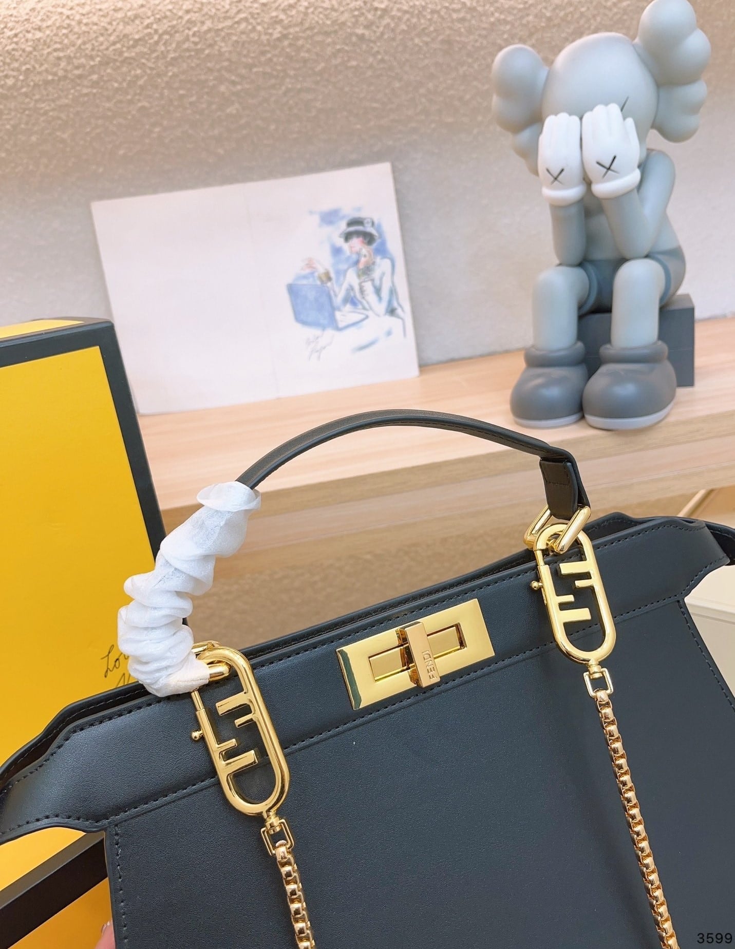 FENDI PEEKABOO ISEEU PETITE BLACK 32CM