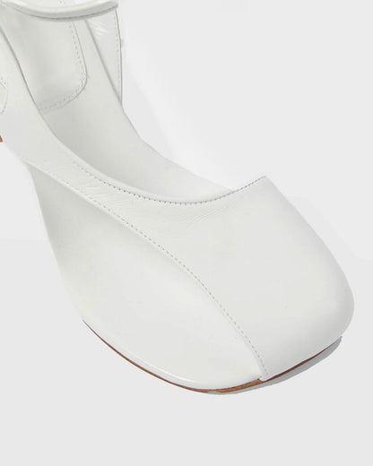 Fina Split Toe Flared Heel Sandals In White