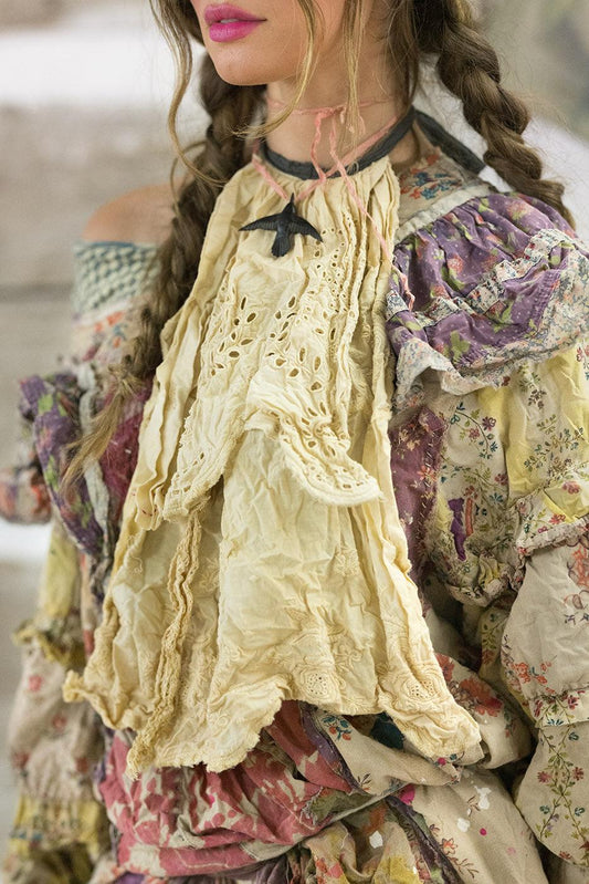 Eyelet Sinclair Jabot