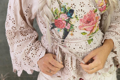 Eyelet Lise Lotte Piano Shawl