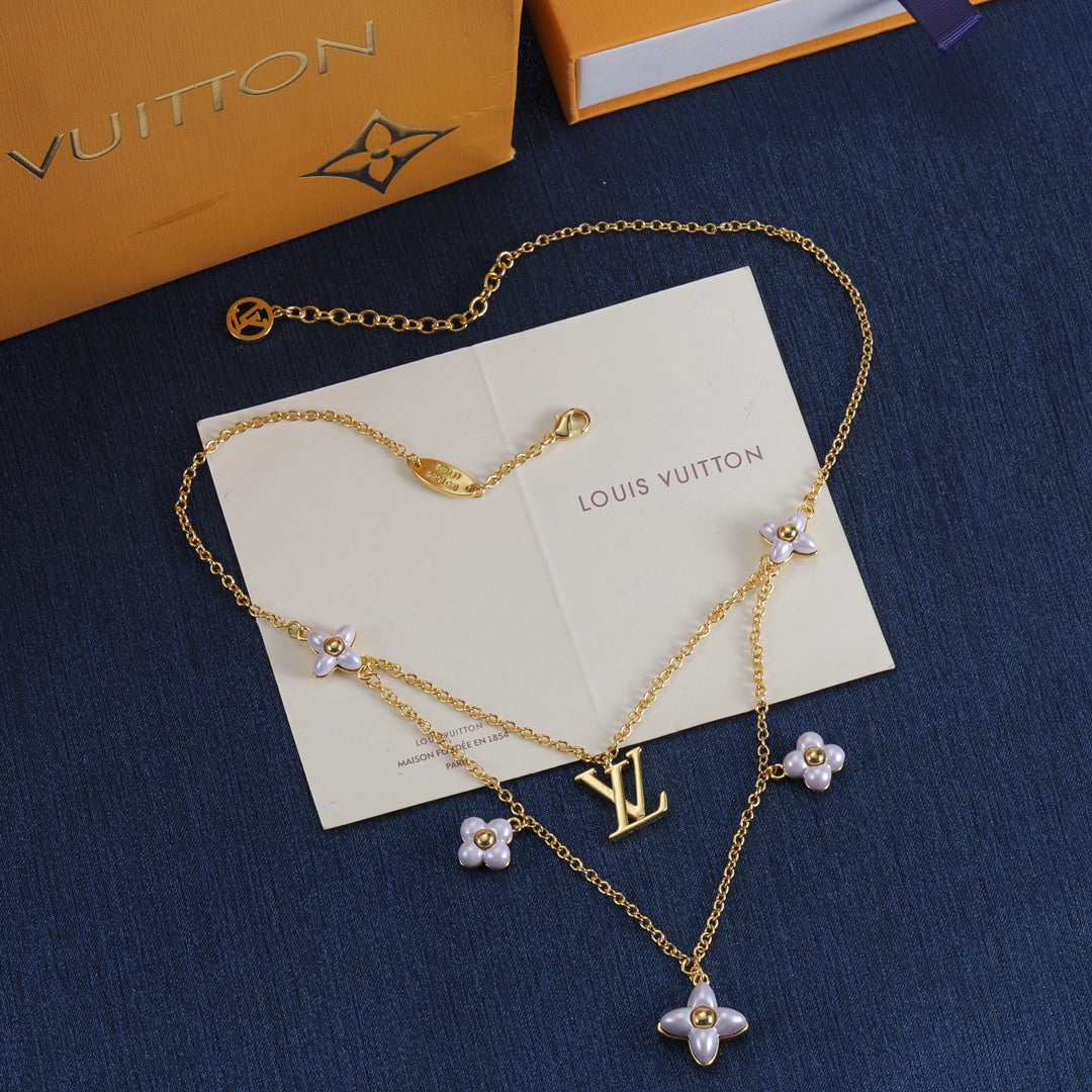 EN – Lux LV Necklaces 002