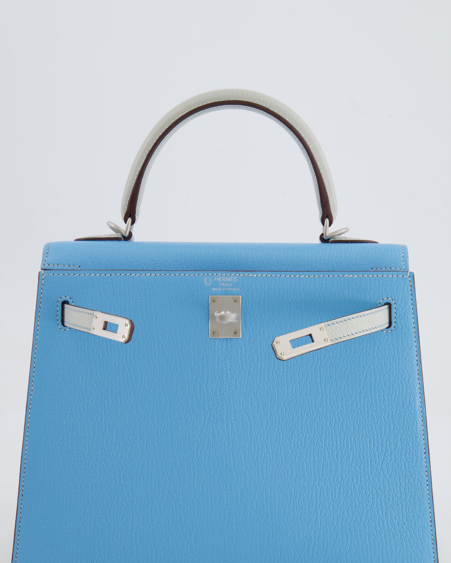 *VERY RARE* Hermès Kelly Sellier HSS 25cm Bag in Bleu Celeste and Gris Perle Chèvre Leather with Contrast Stitching and Brushed Palladium Hardware