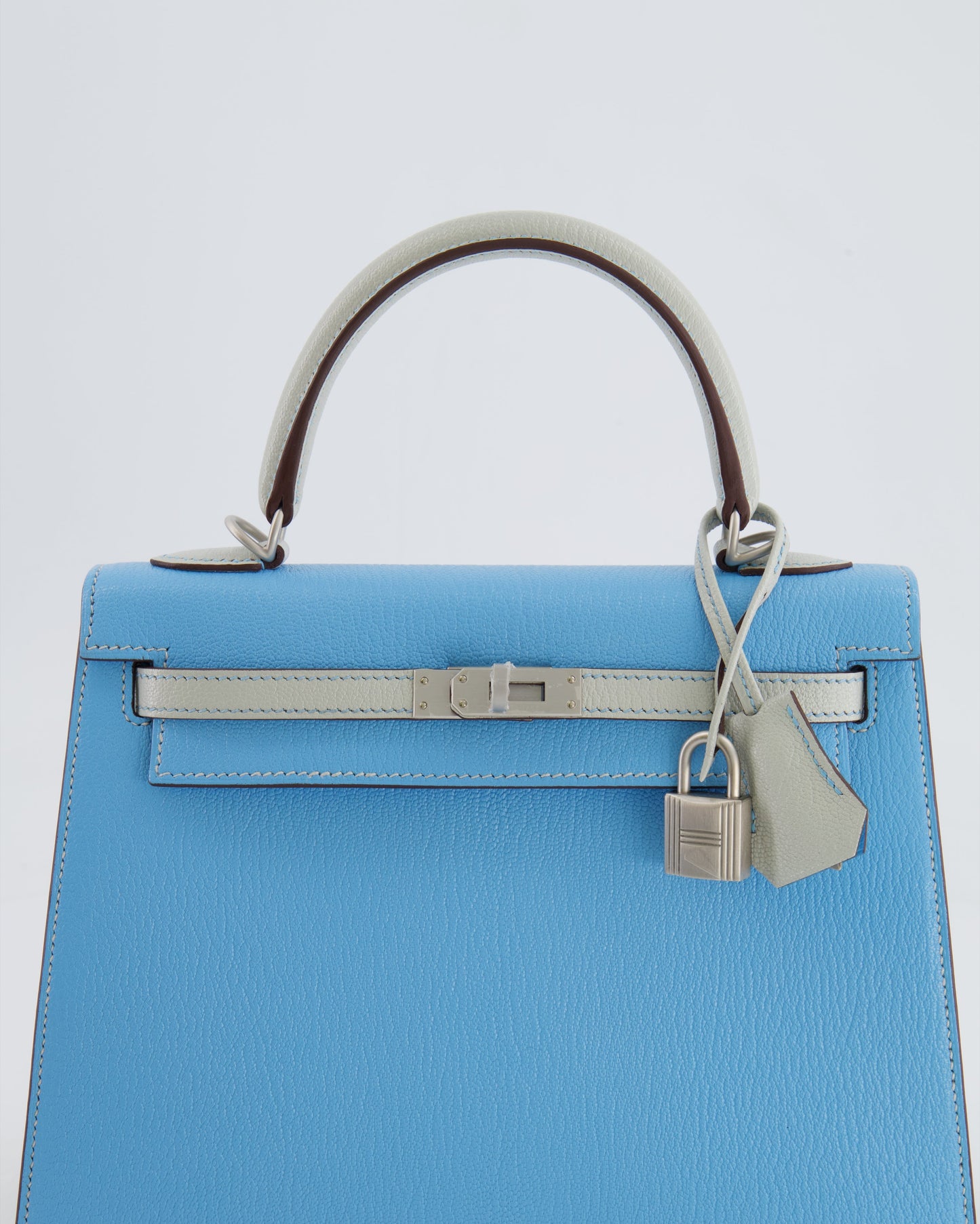 *VERY RARE* Hermès Kelly Sellier HSS 25cm Bag in Bleu Celeste and Gris Perle Chèvre Leather with Contrast Stitching and Brushed Palladium Hardware