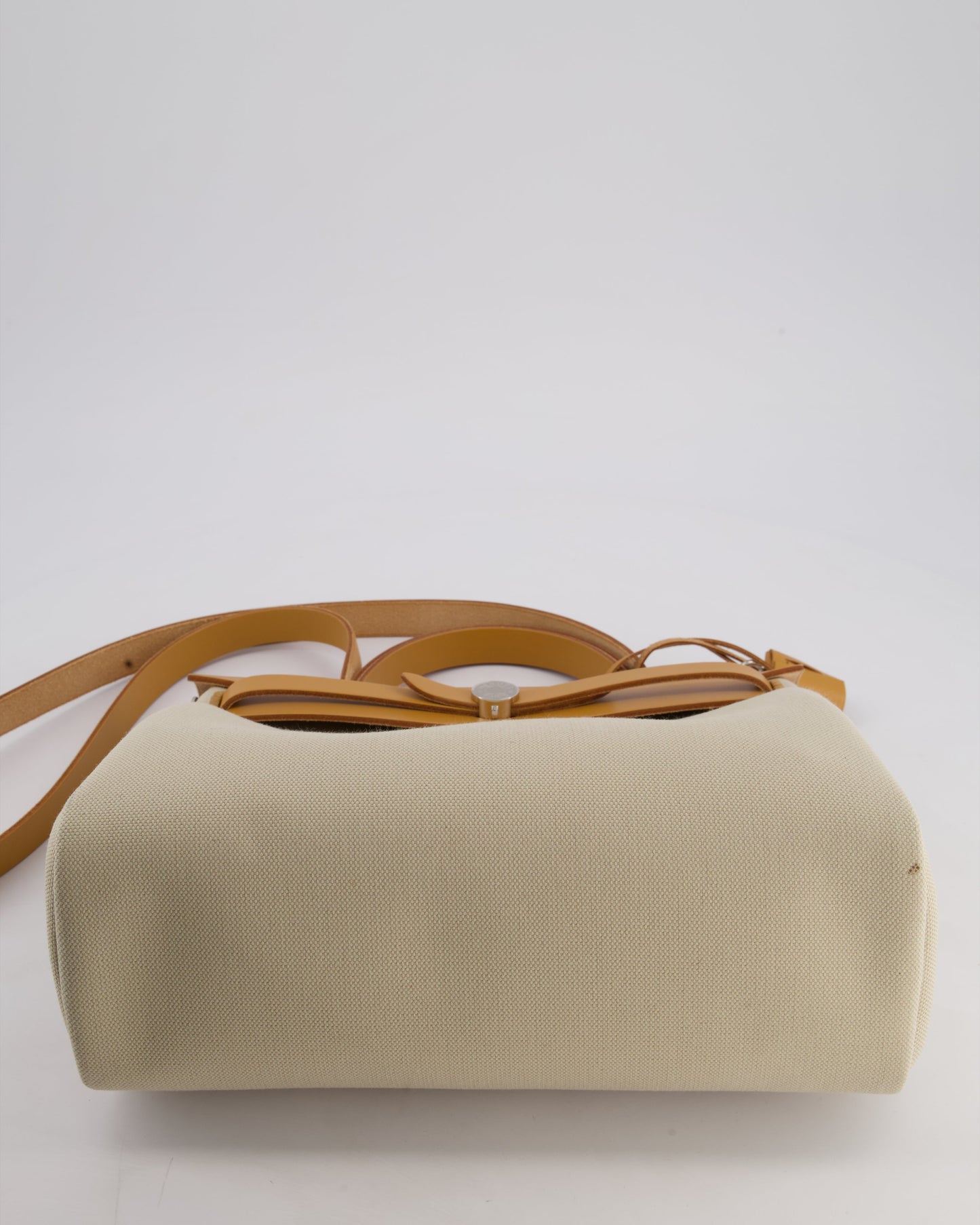 *FIRE PRICE* Hermès Herbag Zip Retourne 31 Bag in Ecru Toille H Canvas, Naturel Vache Hunter Leather with Palladium Hardware