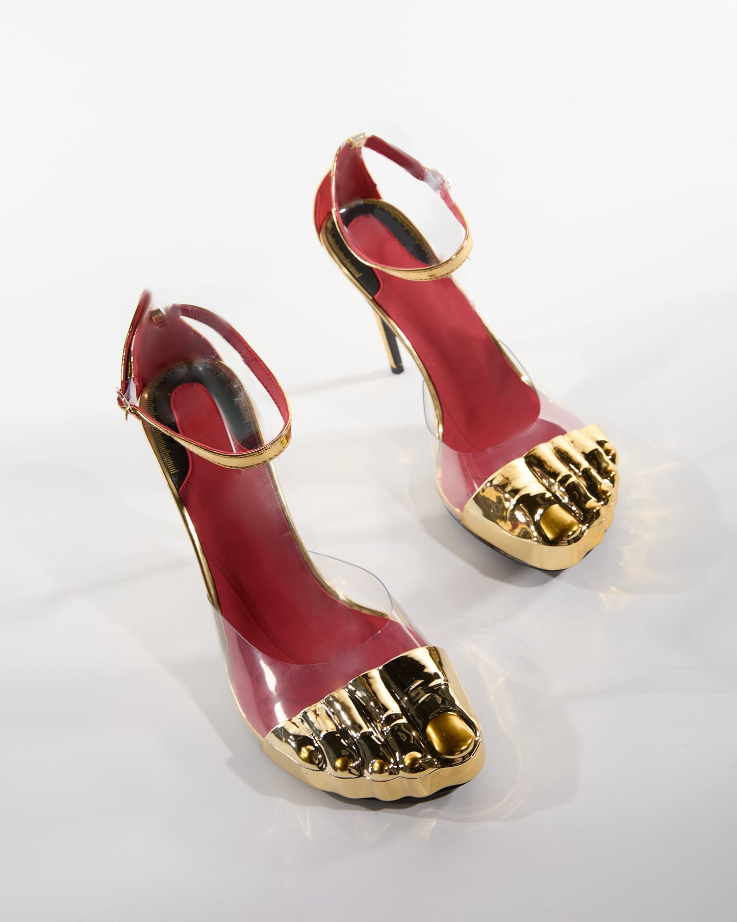 Vanda Gold Toenail Strap Pumps
