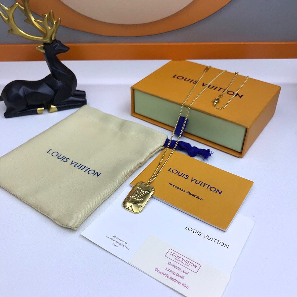EN – Lux Necklace LUV014