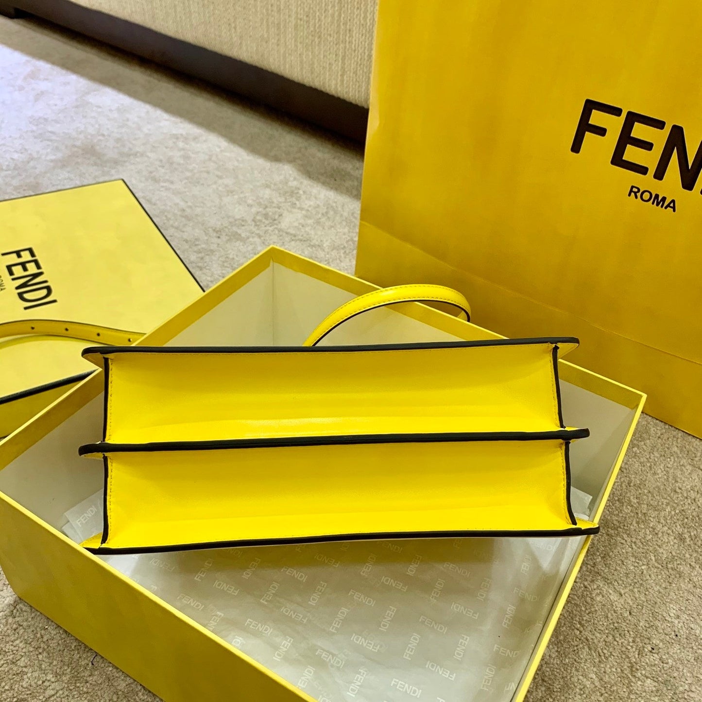 FI Peekaboo ISeeU East-West Yellow For Women, Handbags 11.4in/29cm FF 8BN323