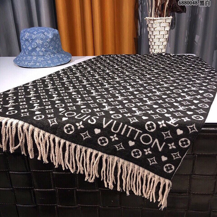 EN – Luxury LUV Scarf 031