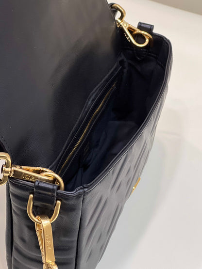 FI Baguette Black For Women, Handbags, Shoulder And Crossbody Bags 10.6in/27cm FF 8BR600A72VF15ZW