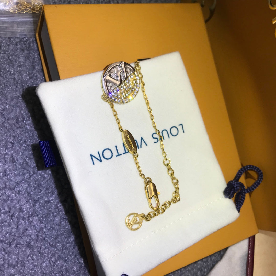 EN – Lux LV Necklaces 095
