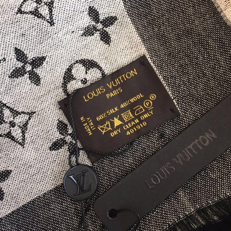EN – Luxury LUV Scarf 019