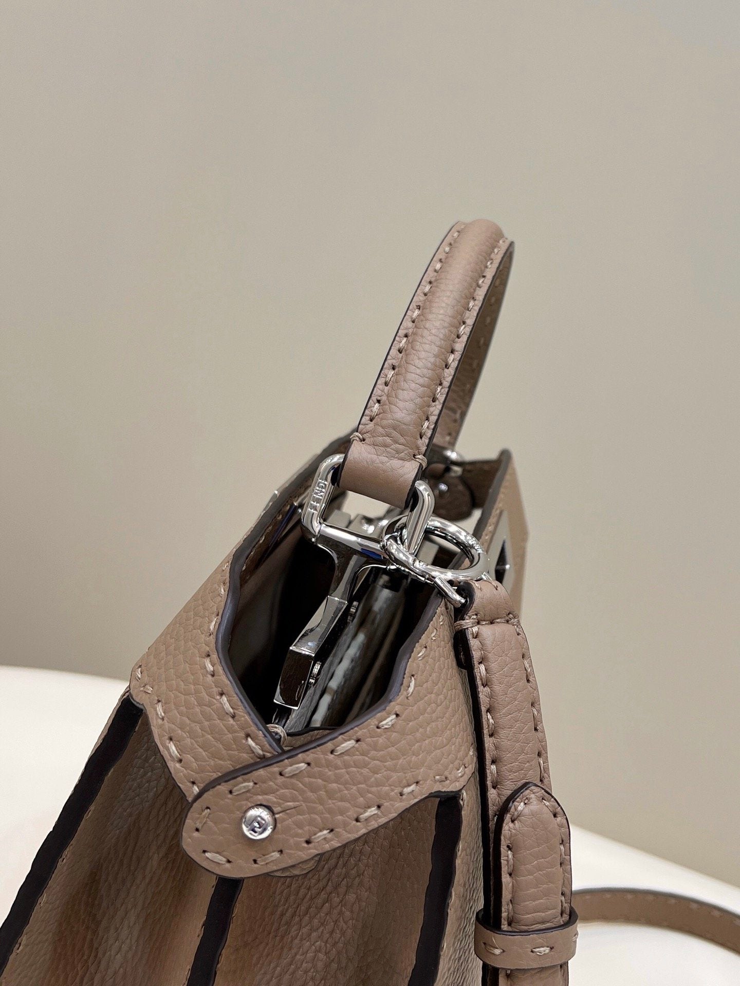 FI Peekaboo ISeeU Medium Brown For Women, Handbags, Shoulder Bags 13.1in/33.5cm FF