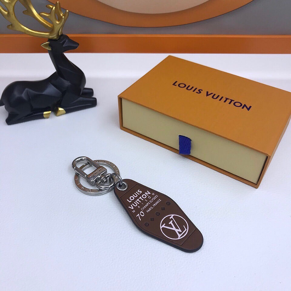 EN – Lux Keychains LUV 008