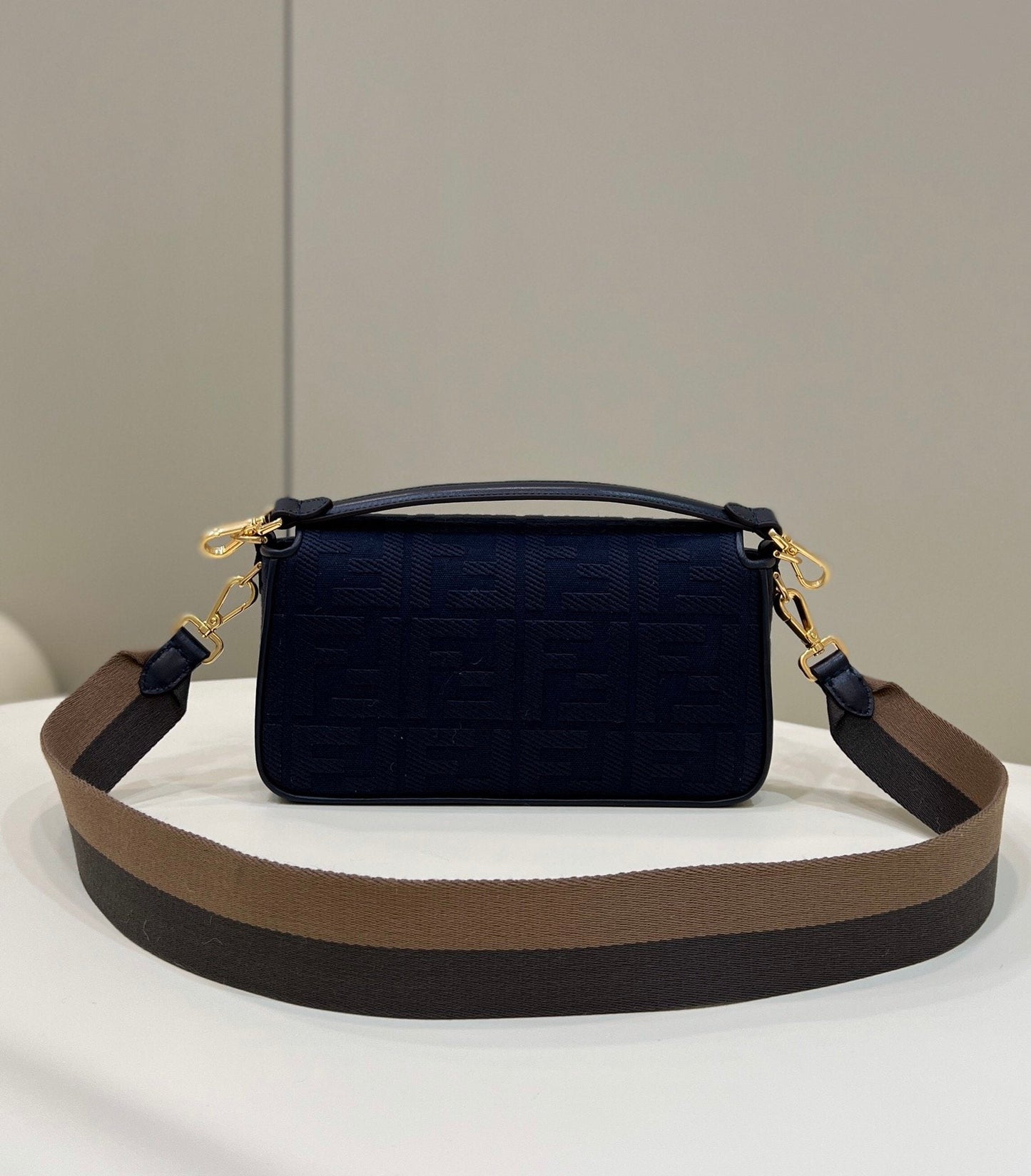 FI Baguette Dark Blue For Women, Handbags, Shoulder And Crossbody Bags, 10.6in/27cm FF 8BR600AC9OF19PO