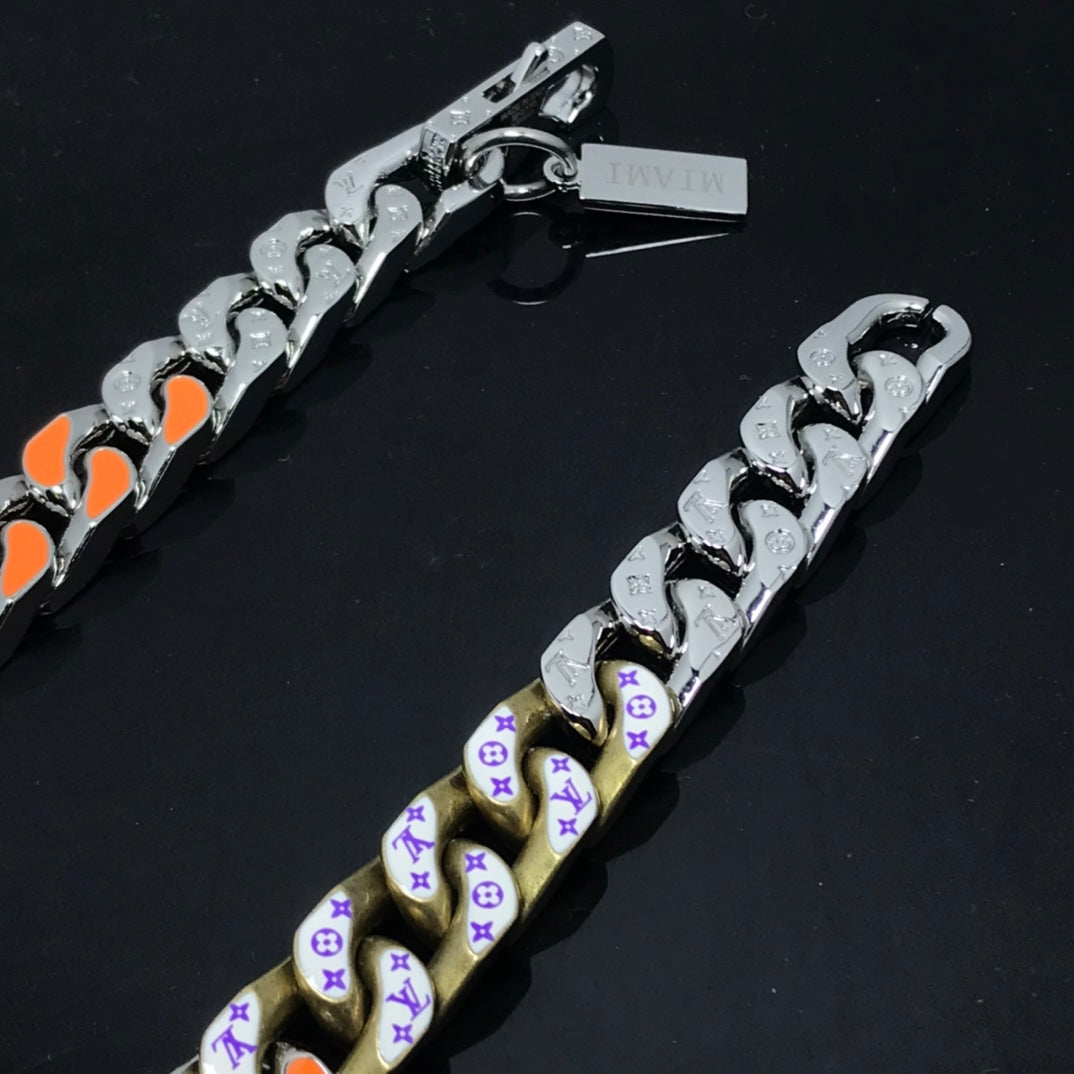 EN – Lux LV Necklaces 056