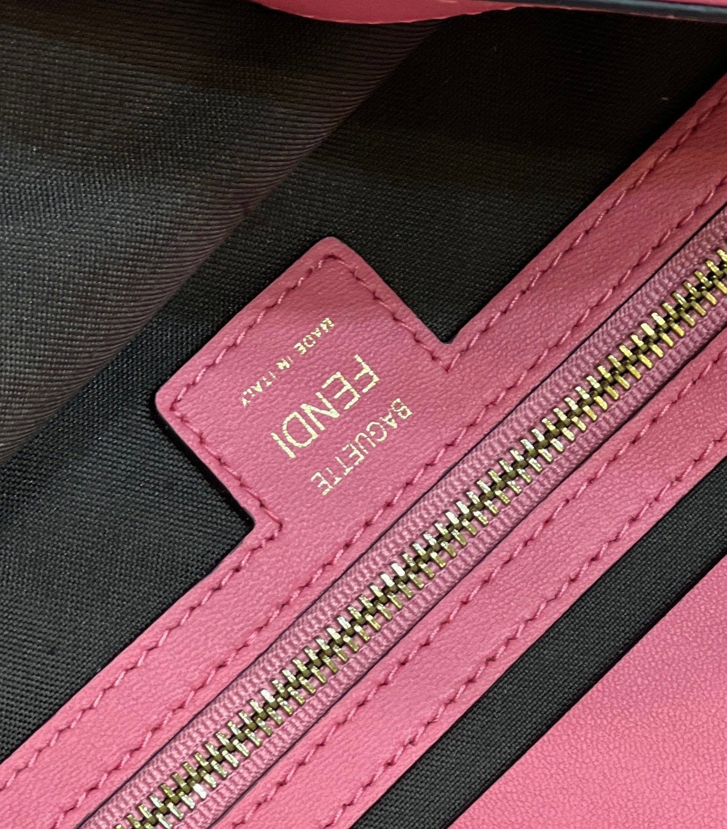 FI Baguette Pink For Women, Women’s Handbags, Shoulder And Crossbody Bags 10.6in/27cm FF 8BR600