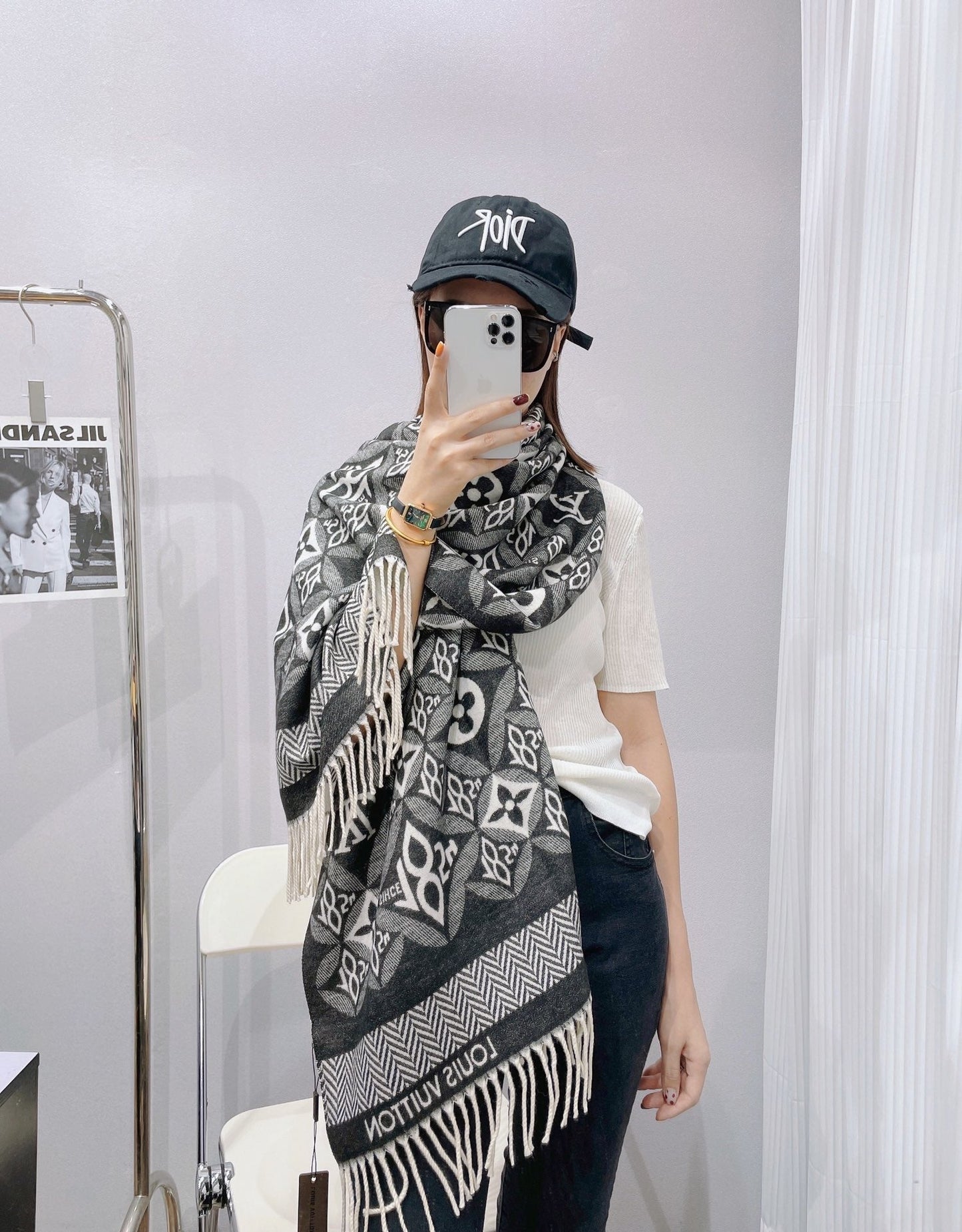 EN – Luxury LUV Scarf 003